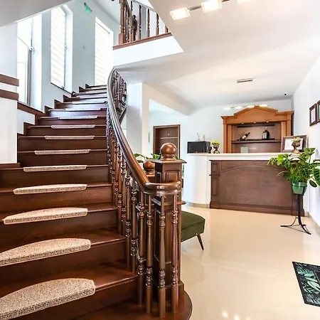 Emerald Villa *